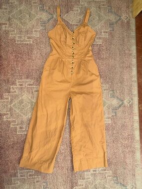 Universal thread sleeveless fitted bodice wide leg jumpsuit size 6 camel